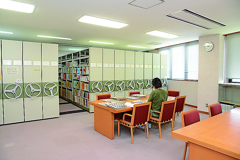 笠間陶芸大学校図書室